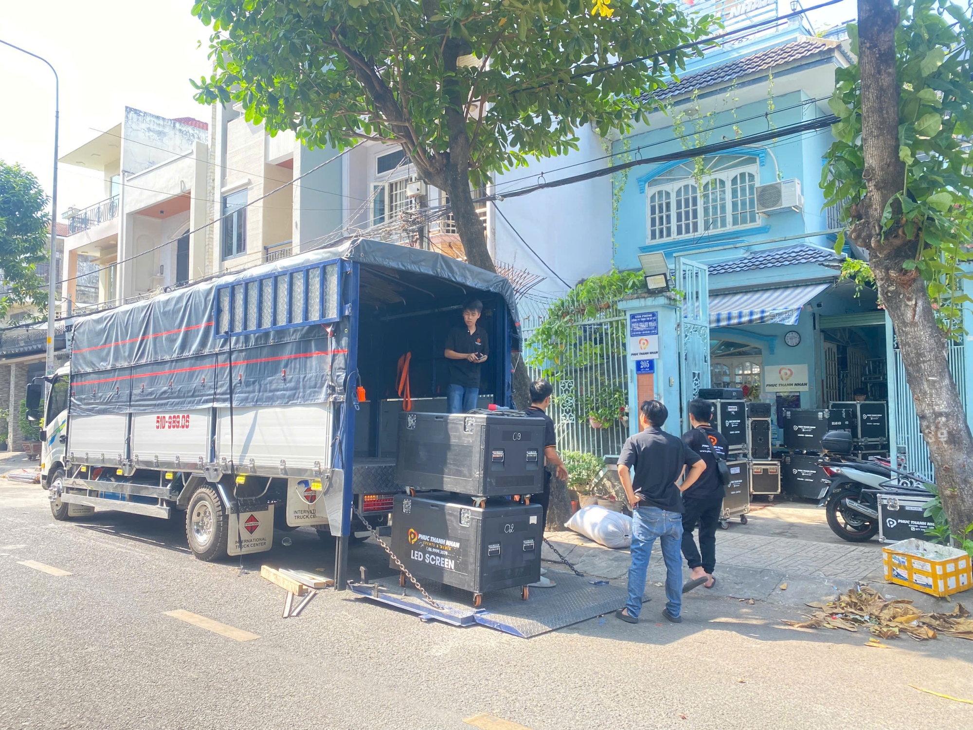 Đội xe tải chở thuê chuyên nghiệp bãi xe Hưng Nguyên Tân Phú