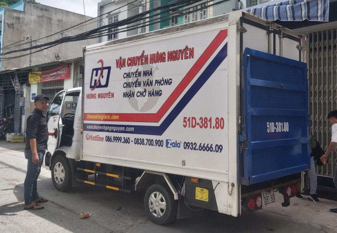 xe tải chở hàng thuê