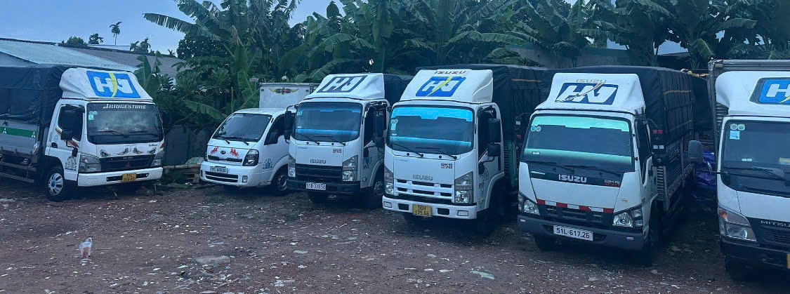  Đội Xe tải chở hàng có bàn nâng hạ - Xe tải Hưng Nguyên 