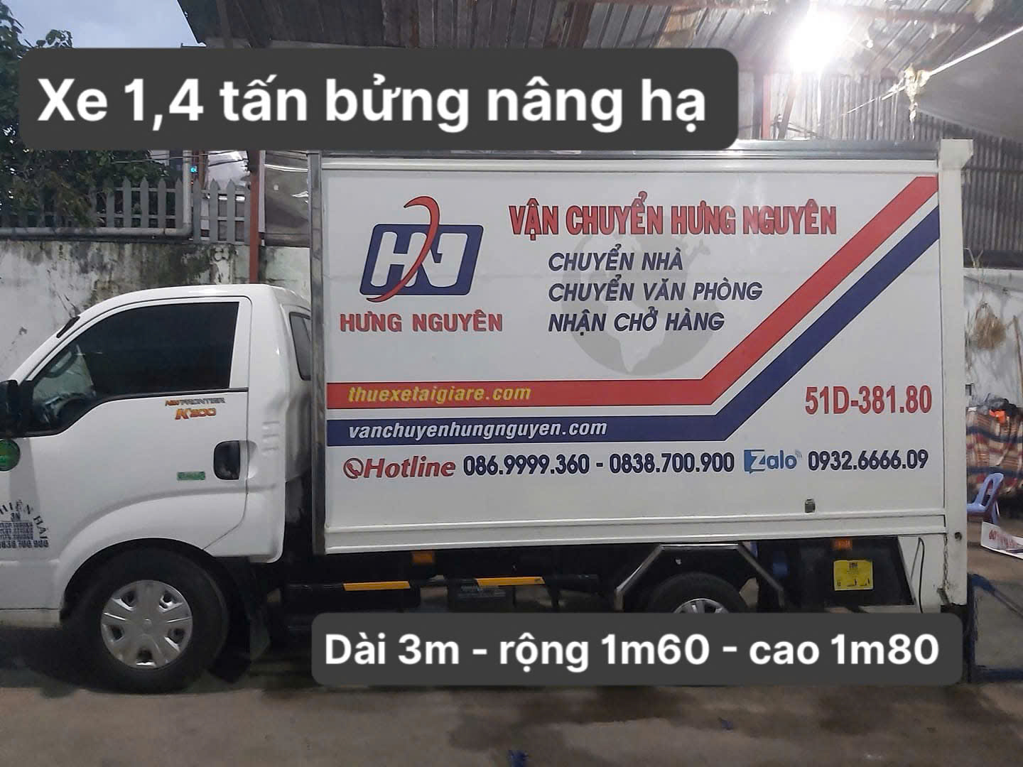 Xe tải có bửng nâng hạ chở thuê loại thông thường
